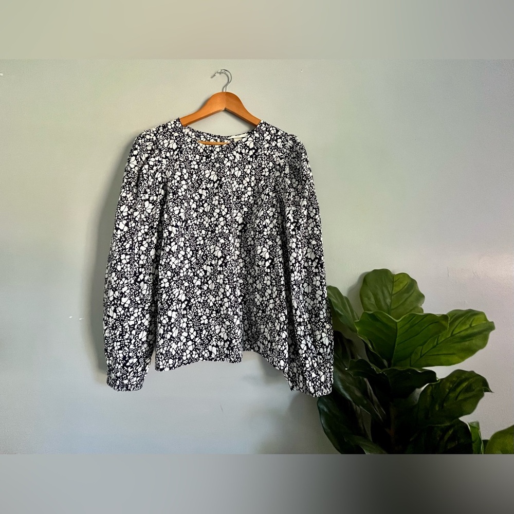 Cute dressy summer shirt☀️
